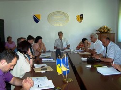 Zamrznuto protestno okupljanje policije pred zgradom Vlade