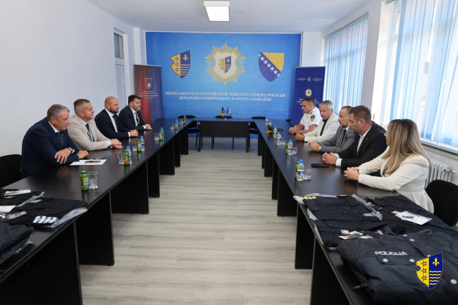 MUP Kantona Sarajevo nastavlja podršku MUP-u BPK Goražde: Dodijeljene taktičke uniforme