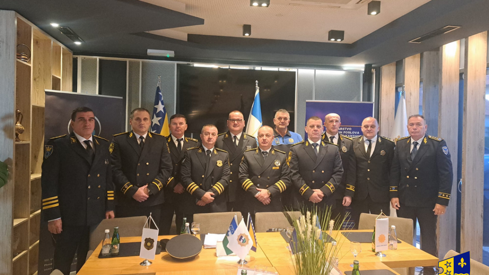 Policijski komesar Uprave policije u sastavu Ministarstva za unutrašnje poslove Bosansko-podrinjskog kantona Goražde na sastanku policijskih rukovodilaca u Bihaću